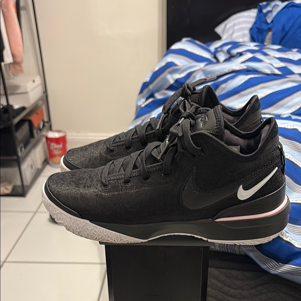 Nike  LeBron NXXTBlack High-Top Sneakers with White and Pink Accents